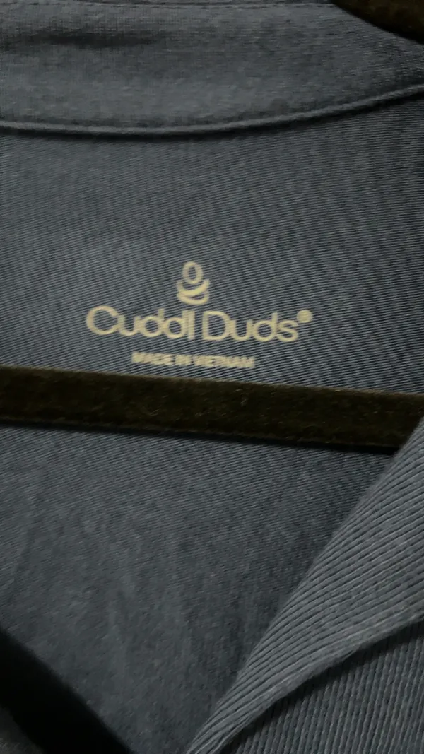 Cuddl Duds Women's Navy V-Neck Short Sleeve Pocket Top Large - Image 3