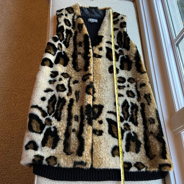NWOT Joseph A Faux Fur Cheetah Print Long Duster Vest Sweater in back size S - Image 10