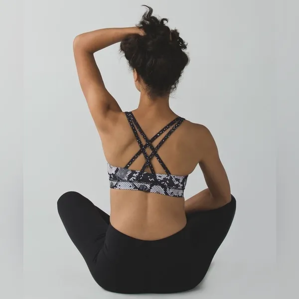 Lululemon Energy Bra Ziggy‎ Snake Butter Pink Black - Image 4