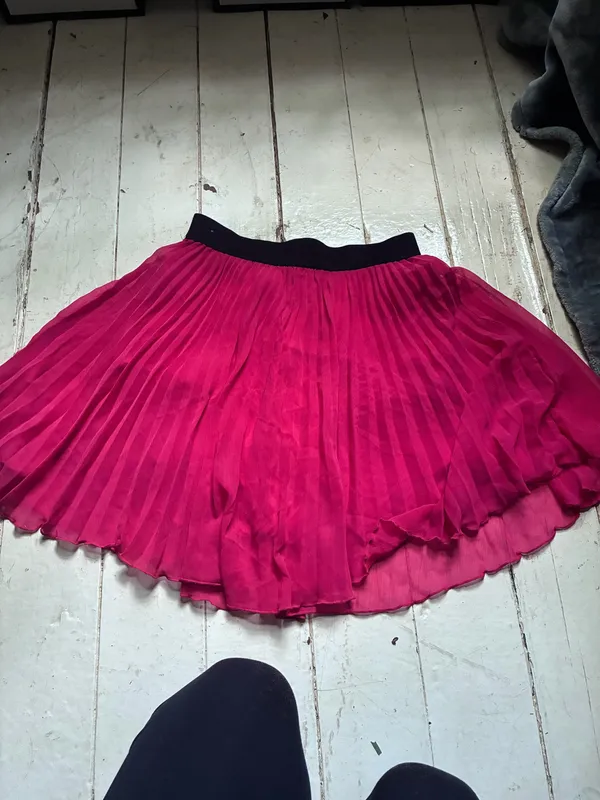 Abercrombie & Fitch Red Pleated Mini Skirt - Image 4