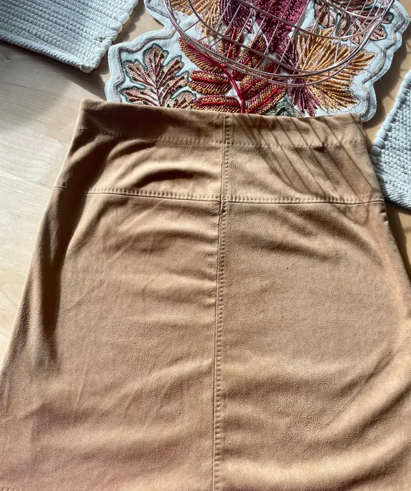 Max Studio Vintage Suede Skirt - Image 3