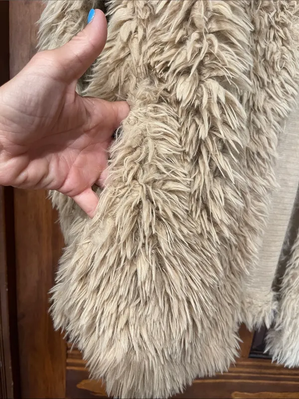 Unbranded Beige Shaggy Faux Fur Coat Open Front Plush Long Sleeve Jacket O/S - Image 3