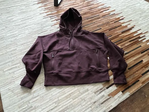 Old navy performance crop half zip - Image 2