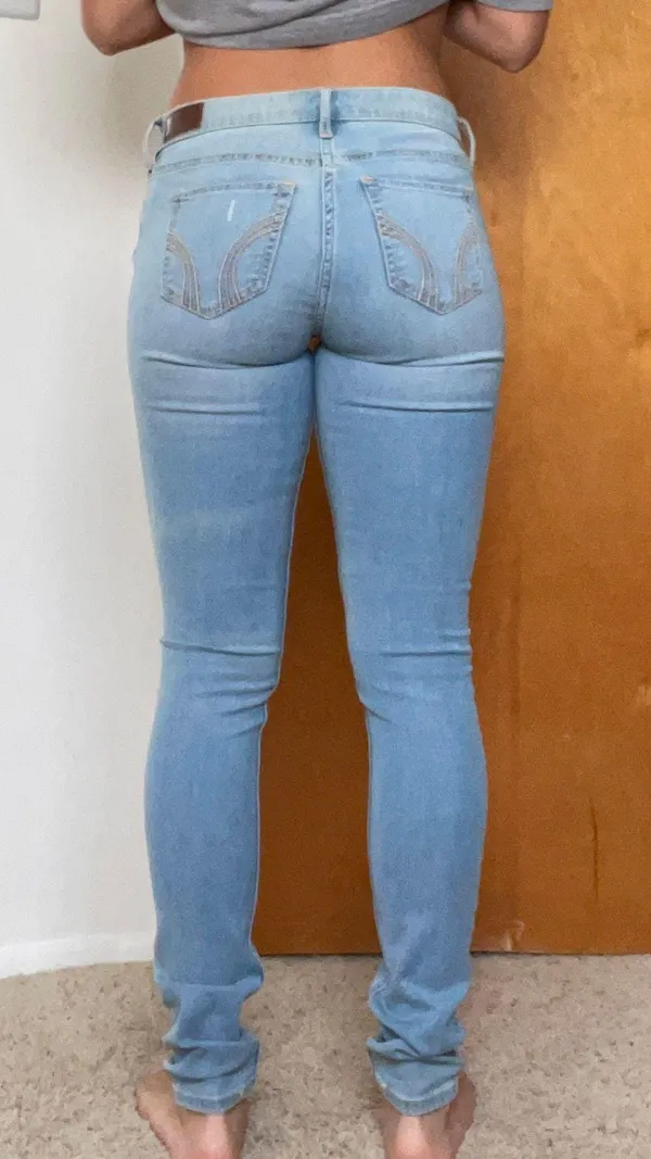 Hollister Low-Rise Super Skinny Jeans - Image 3