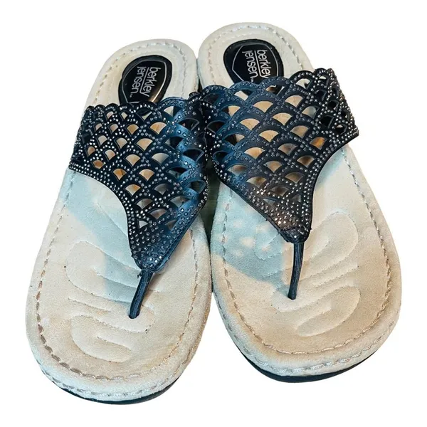 Berkley Jensen Womens Black Laser Cut Rhinestone Wedge‎ Thong Sandals Size 9.5 - Image 4