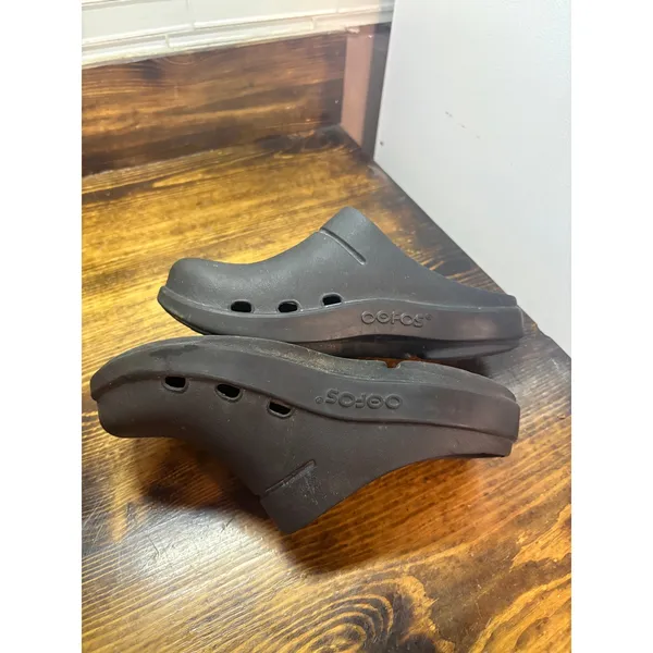 Oofos‎ Black Clogs Size Women 6 - Image 8