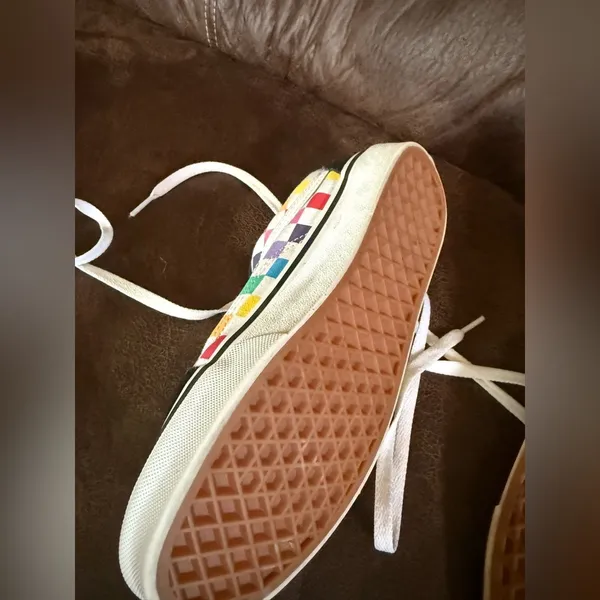 VANS Rainbow Checkerboard Old Skool Sneakers Women’s Size 6 Colorful‎ - Image 5
