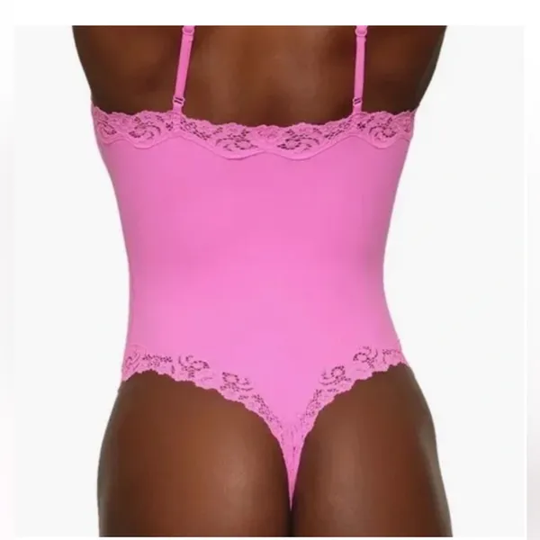 SKIMS Fits Everybody Lace Cami Bodysuit‎ | Neon Orchid- NWT - Image 2