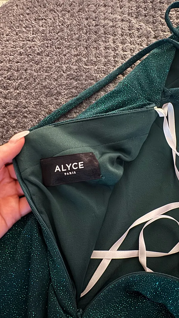 Alyce homecoming dress - Image 4