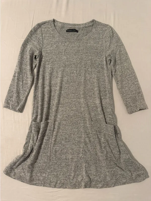 Grey 3/4 sleeve mini dress - Image 2