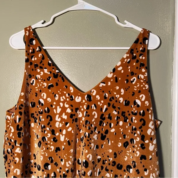 Loft Women's Size Medium Sleeveless V-Neck Top‎ Velour Velvet Tan Animal Print - Image 5