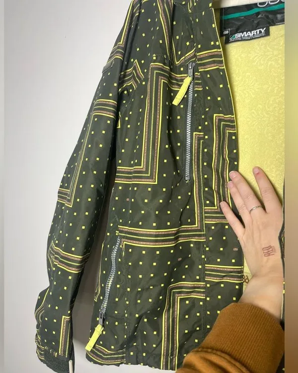 686 Geometric Print Women's Ski/Snowboarding Jacket Outdoor Snow Sport Sz XS - Image 9