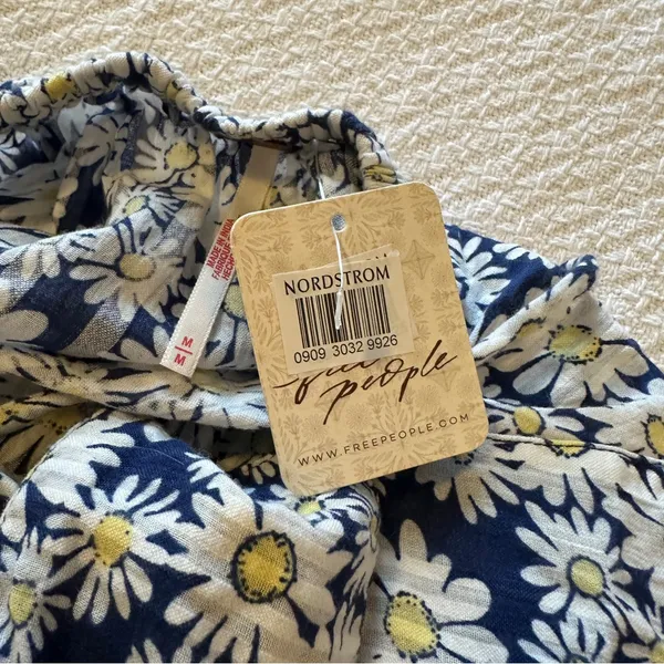 Free People Mia Ditsy Daisy Tank Top NWT Blue Medium - Image 5