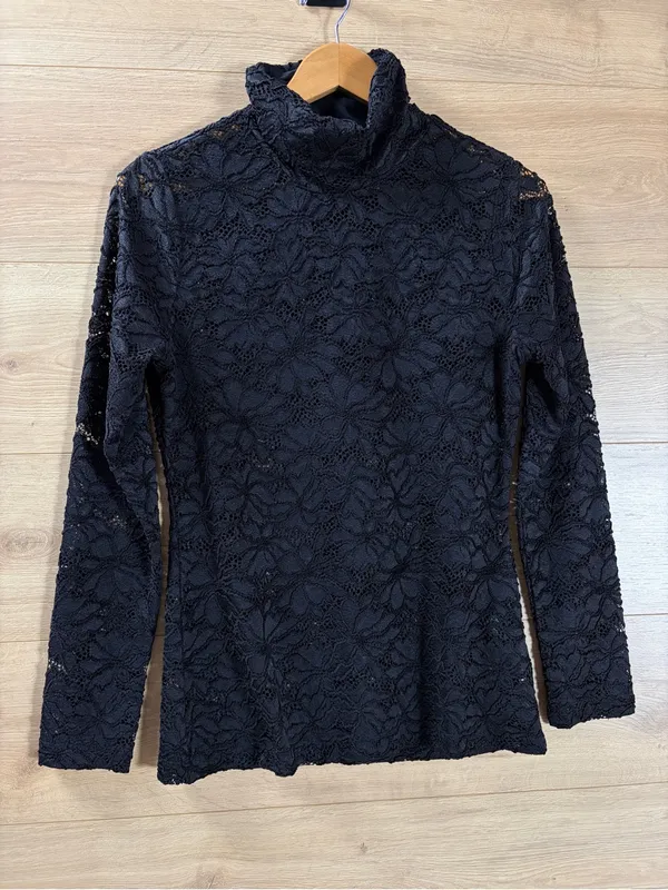 White House | Black Market Black Lace Turtleneck Long-Sleeve Top Small - Image 2