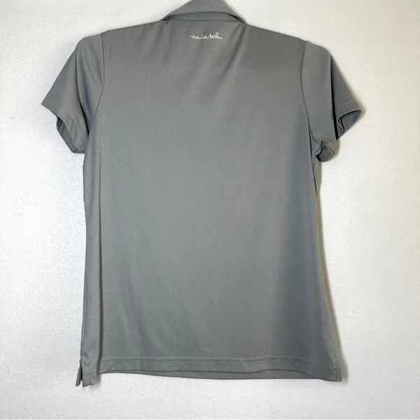 Travis Mathew Polo Women's M Gray Silver Polyester Short Sleeve Golf Top - Image 2