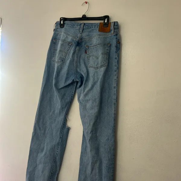 Levi’s 90s fit jeans ripped - Image 2
