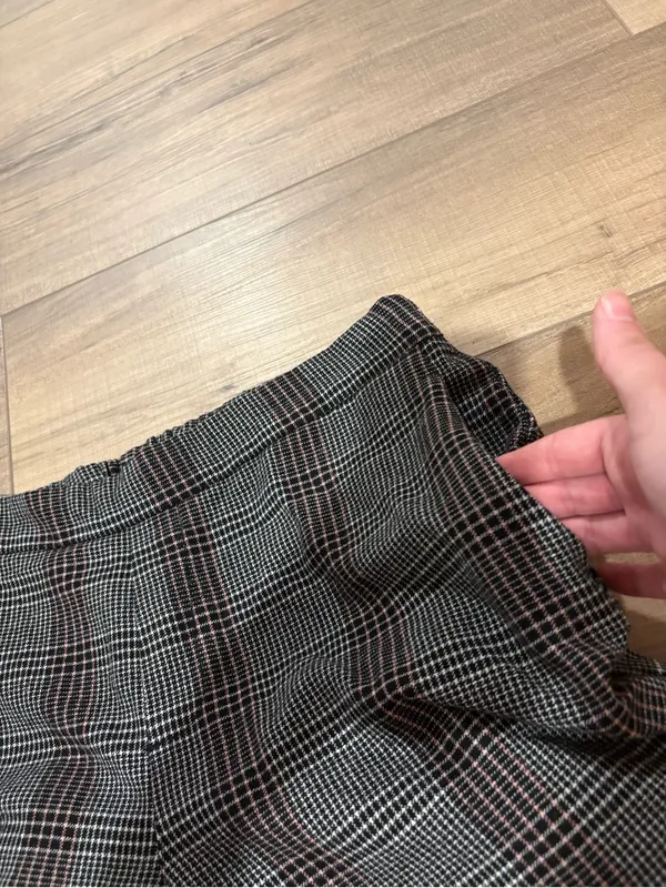 Old navy pull on straight leg plaid pants grey size 10 - Image 10