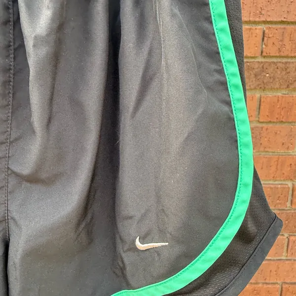 Nike Dri-Fit Tempo 10K Running Shorts Women Black Multi Color Stripe Size Small - Image 2