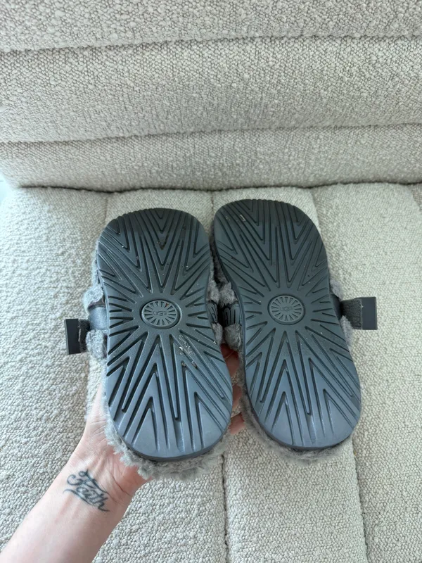 UGG Slides Fur  - Image 5