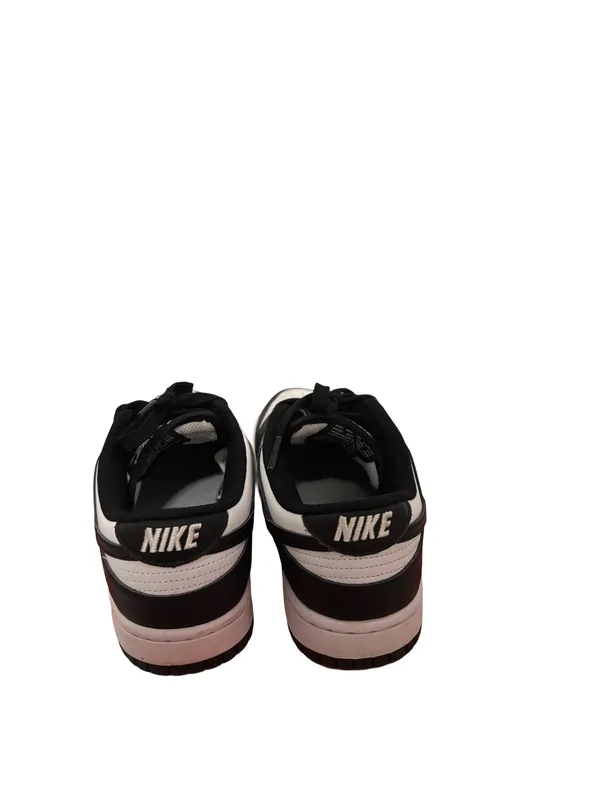 Nike Women’s Black and White Low-Top Sneakers - Image 3