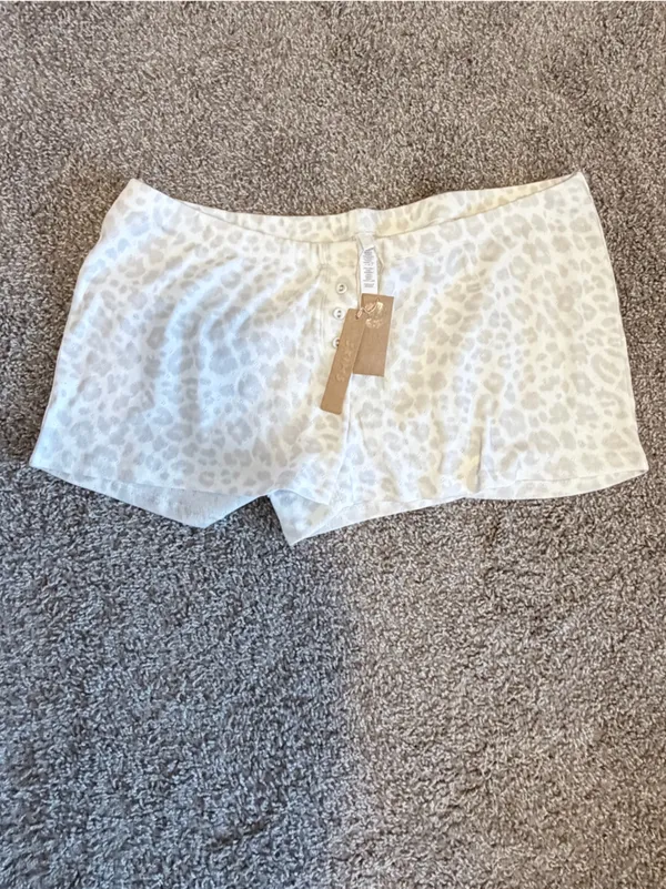 Skims heavy pointelle pacific leopard print shorts limited edition size xl NWT - Image 5