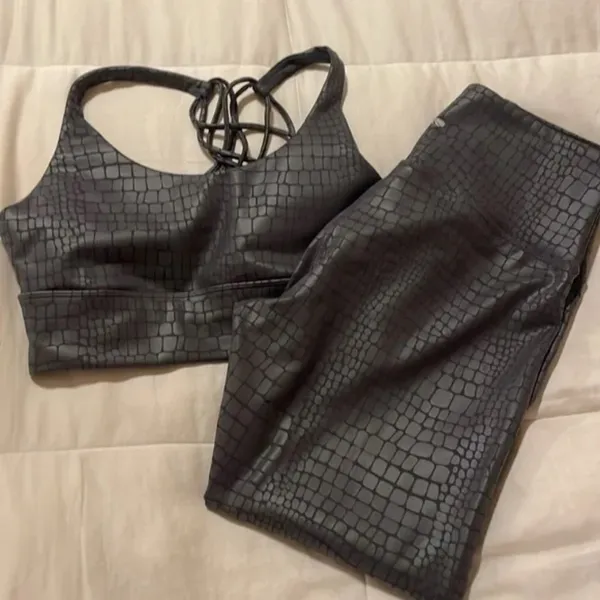 Marika Jungle Fever Sports Bra and Leggings Set Size Medium - Image 5