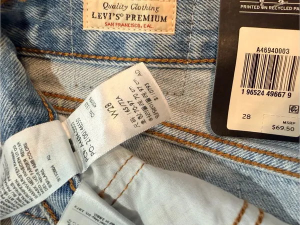 NWT Levi’s Size 28 Icon Skirt Mid Rise Distressed Denim Mini Medium Wash Classic - Image 9