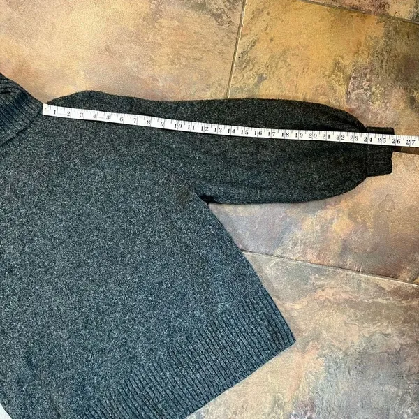 H&M Women’s Large Gray Turtleneck with Cuff Wrist - Image 4