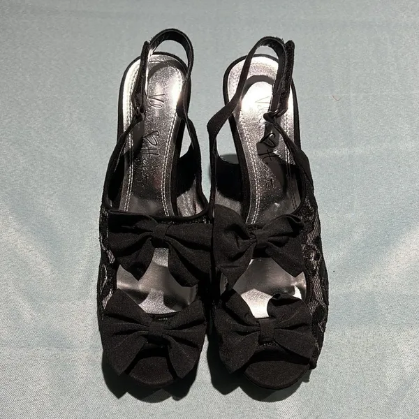 Velvet Heart Nude under lace‎ peep to lace bow heels Size 8 B41 - Image 3
