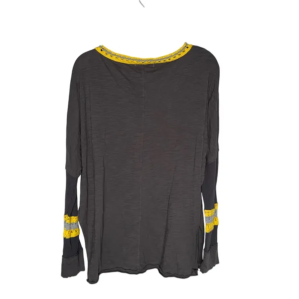 Natural Life Top Womens Medium Grey Excellent Crochet Trim V-Neck Long Sleeve - Image 4