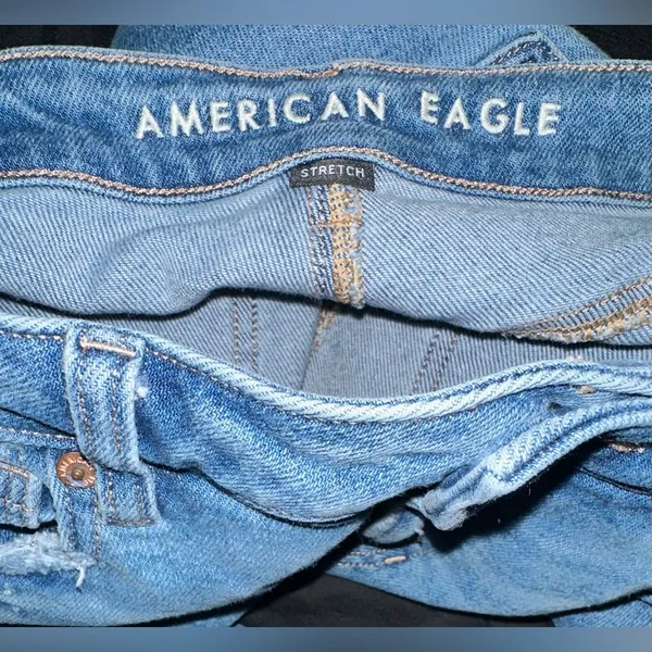 American Eagle Ripped X-short Mom Jean - Image 7