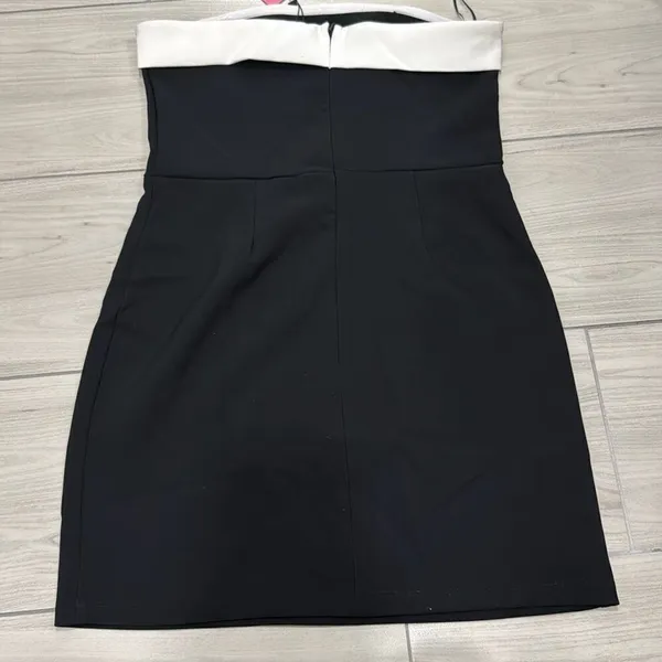NWT Edikted Priyah Contrast Fold Over black and white Dress size medium ‎ Feels - Image 2