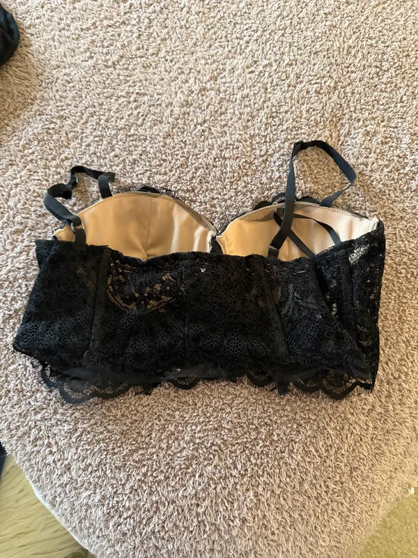 Black Lace Crop Top - Image 4
