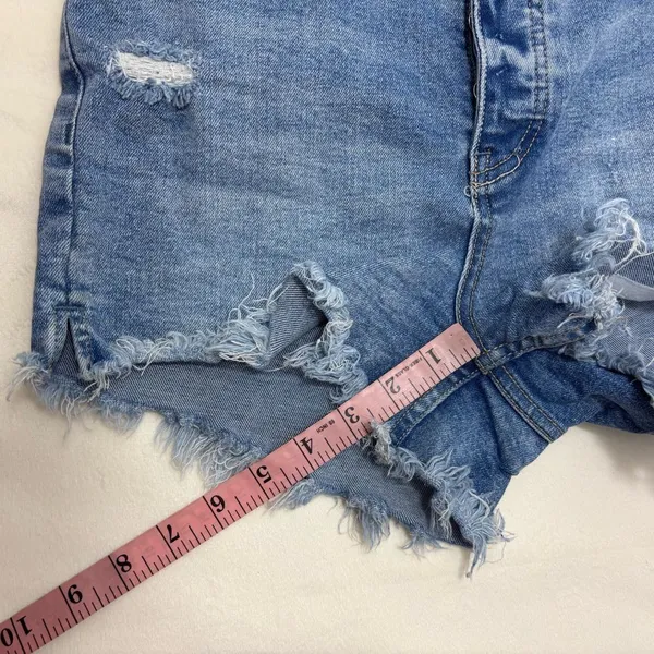 Free People We The Free Light Blue Distressed Jean Shorts‎ Size 27 - Image 6