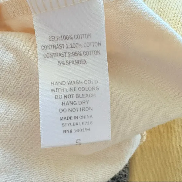 By Together Cream and Tan Colorblock  Top - Image 6
