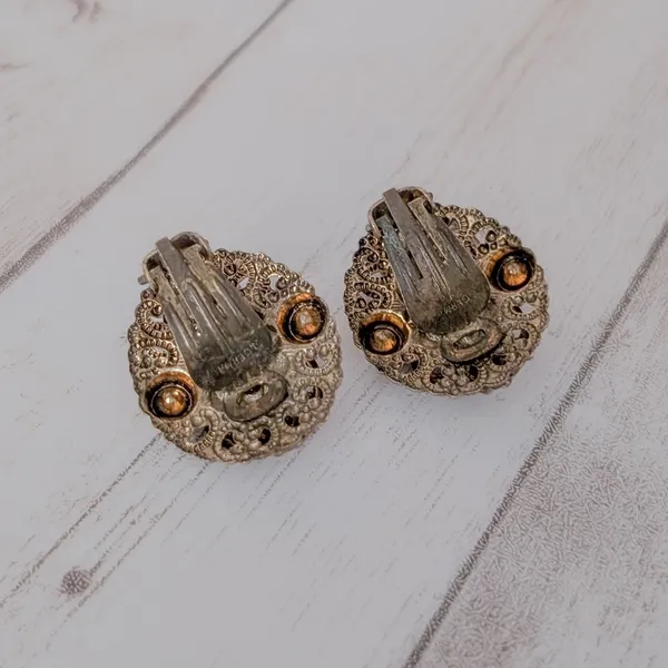 Vintage Clip On Earrings Stunning & Elegant Brassy Tone/Dark Gold Tone - Image 12