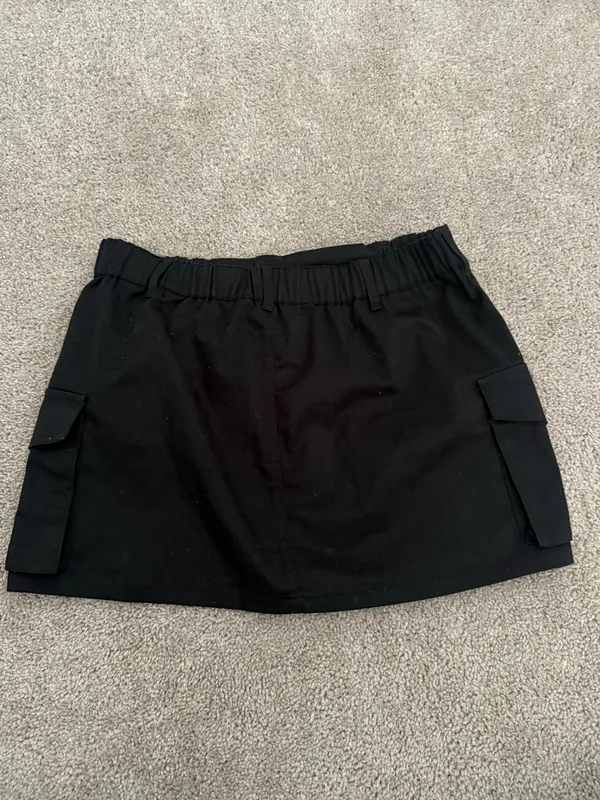 Black cargo mini skirt - Image 2
