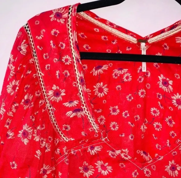 Free People Never A Dull Moment Top Red White Floral V-neck Boxy - Image 4
