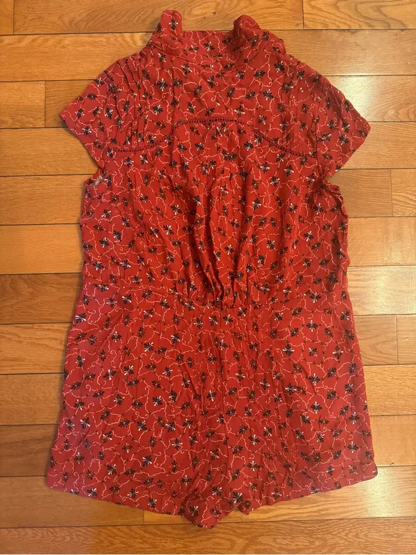 Free People Debby Dot Romper Red Floral Short Sleeve Button Front - Size M EUC - Image 7