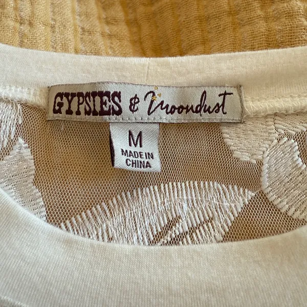 Gypsies & Moondust NWOT White Floral Lace Tee - Image 4