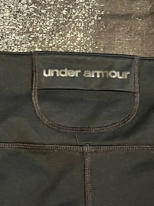 Womens medium Under Armour Fitted ColdGear Black Flare Athletic Pants - Image 6