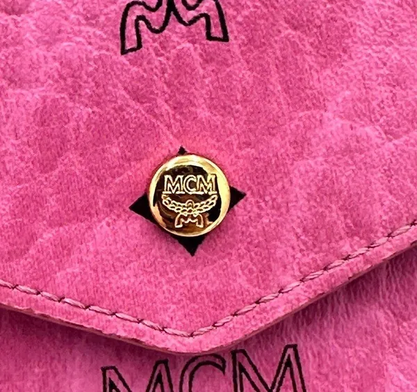 MCM
Visetos Envelope Clutch Pink - Image 7