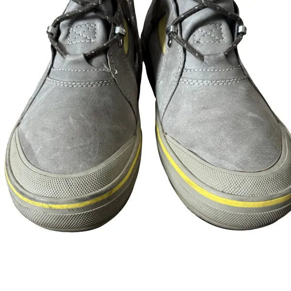 Clarks‎ Muckers Squall Boots Sz 10M Gray Yellow Leather Canvas Winter Waterproof - Image 6