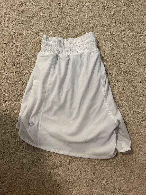 Hotty Hot Lululemon Shorts 4" 4 High-Rise - Image 3