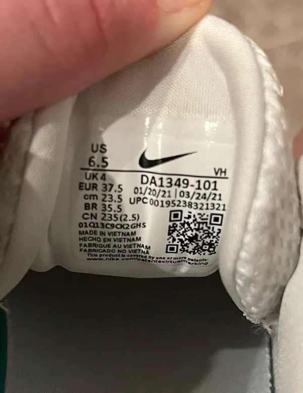 Nike White Running Shoes - Image 5