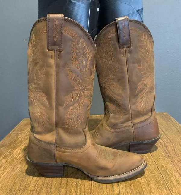 Justin Boots Women’s western cowboy size 6.5B riding boots brown leather - Image 9
