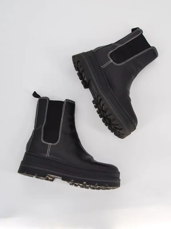 Marc Fisher LTD Patrick Chelsea Lug Sole Boots Black Leather 8.5 - Image 3