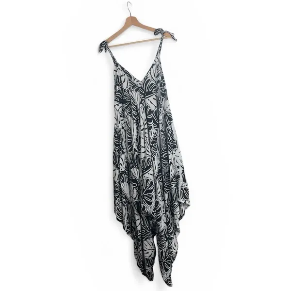 Black & White Leaf Print Tie-Strap jumpsuit with pockets size XL - Image 2