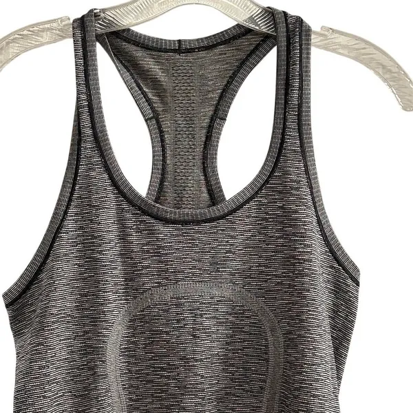 Lululemon Women's Black‎ Swiftly Tech Racerback Tank Top Size 6 - Image 3