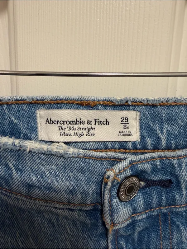 ABERCROMBIE & FITCH The '90s Straight Ultra High Rise Jeans Curve love Size 8S - Image 3